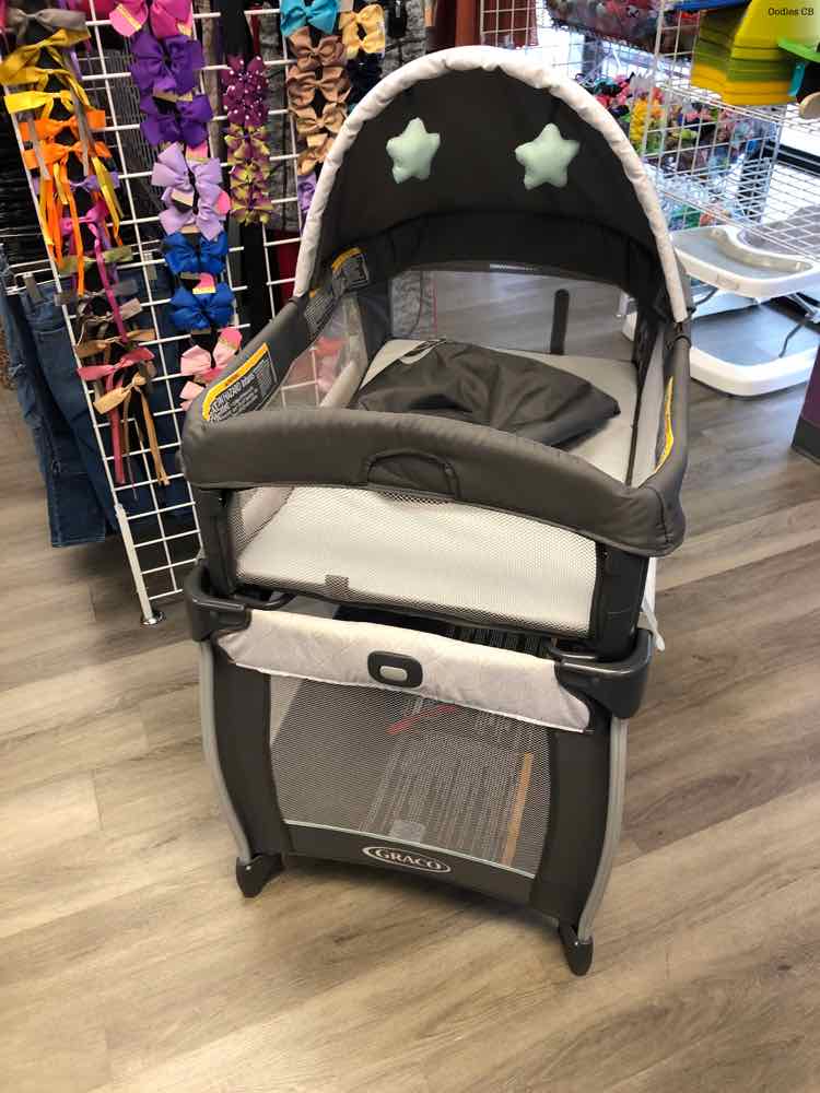 Graco Gray/White Pack N Play