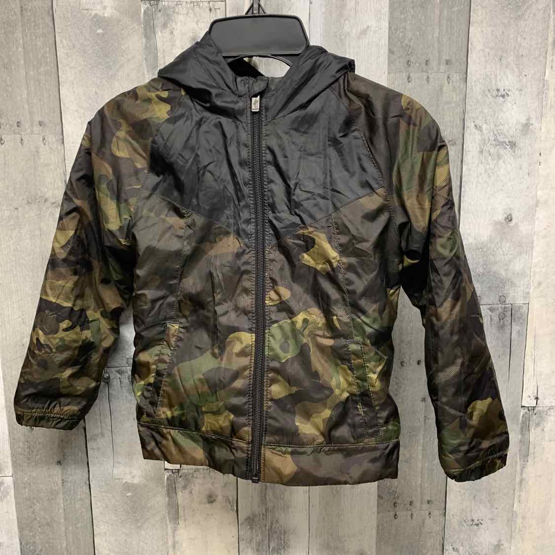 Size 4T Green Camo Sport Brand Heavy Jacket