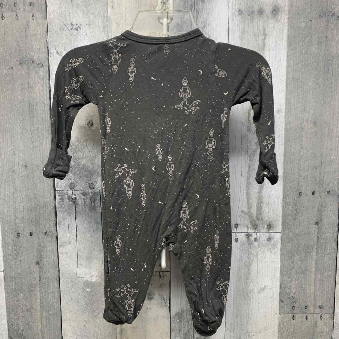 Size Newborn Gray Print Modern Moments by Gerber Footy PJs