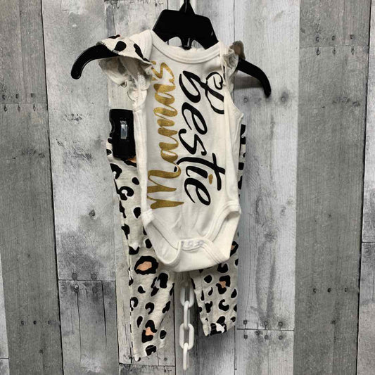 Size 0-3 Months White Animal Print Mid Brand Shirt/Leggings