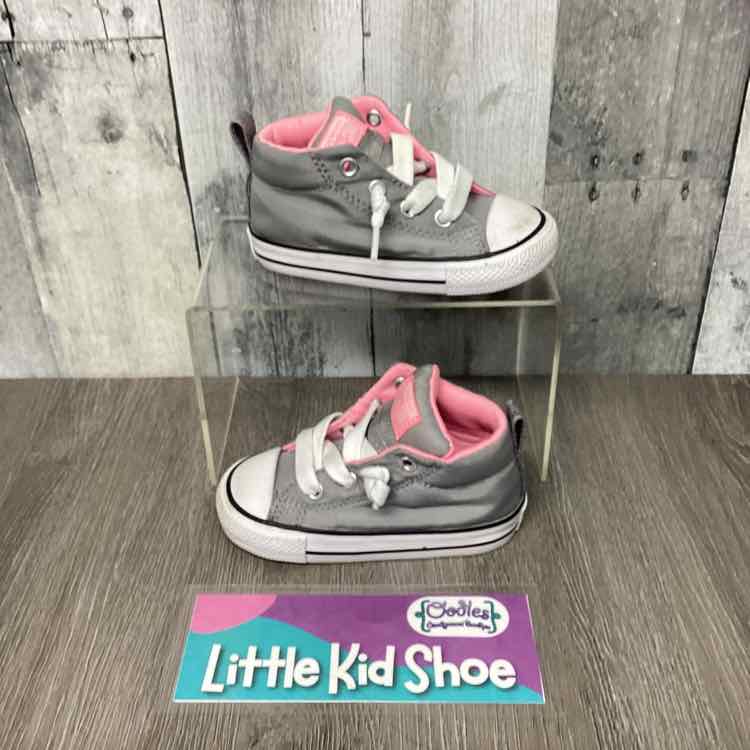 Size 6 Gray Converse Sneakers
