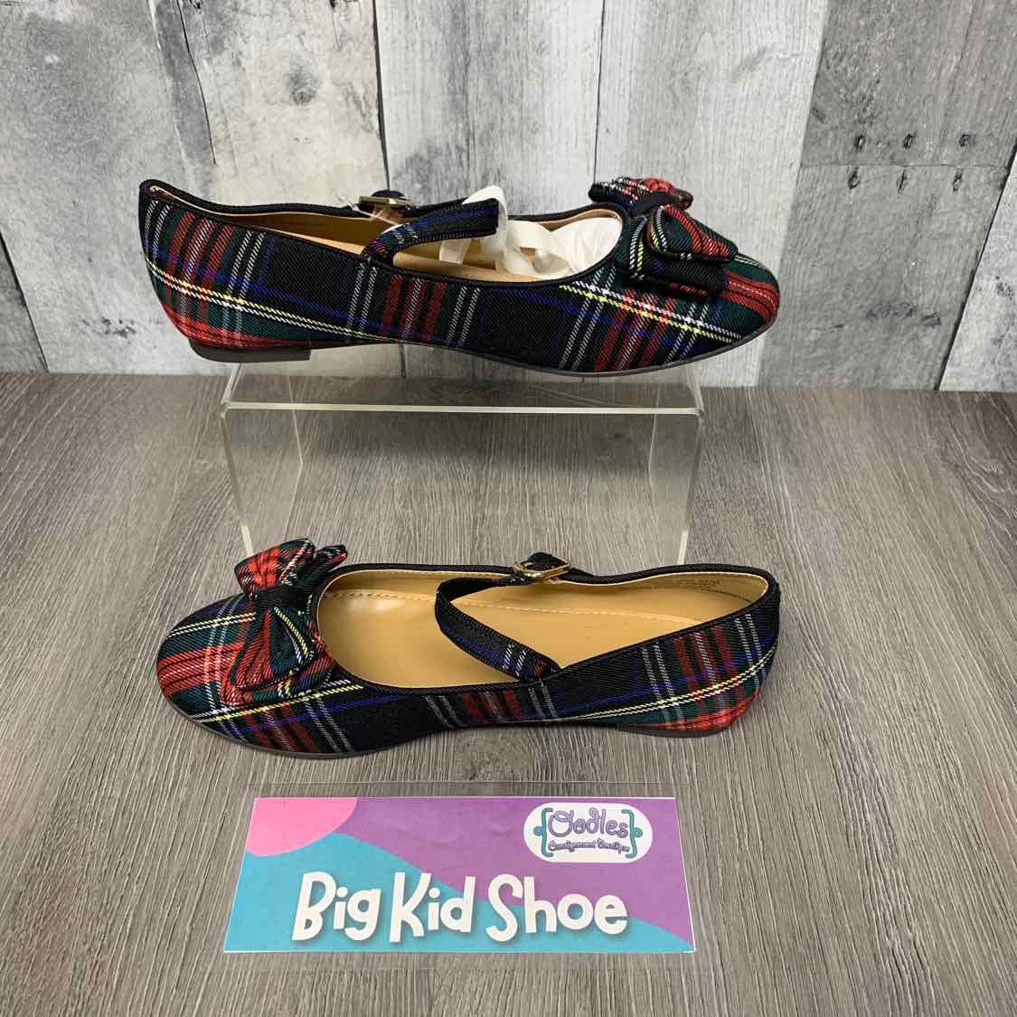 Size 4 Green/Red Name Brand Dress Shoes