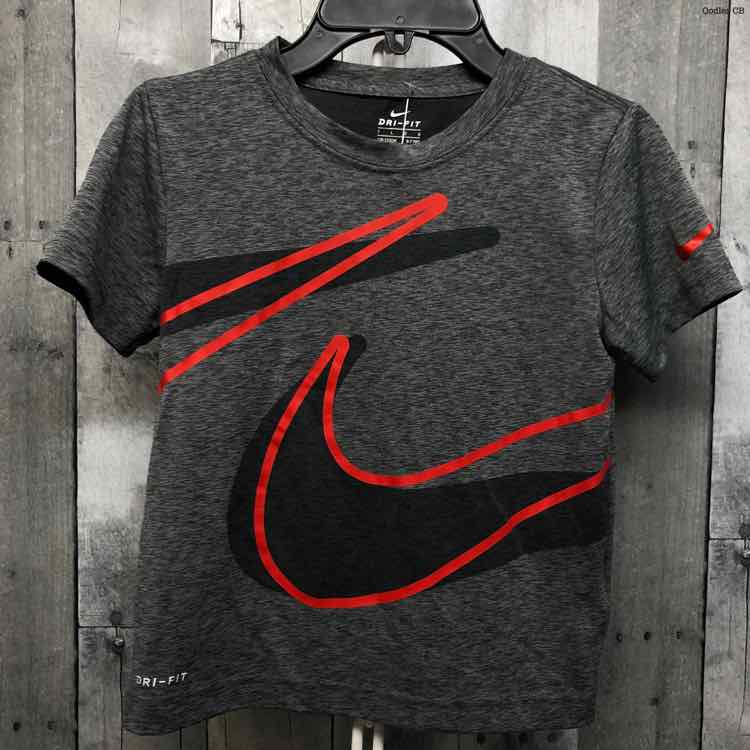 Size 7 Gray Graphic Sport Brand T Shirt