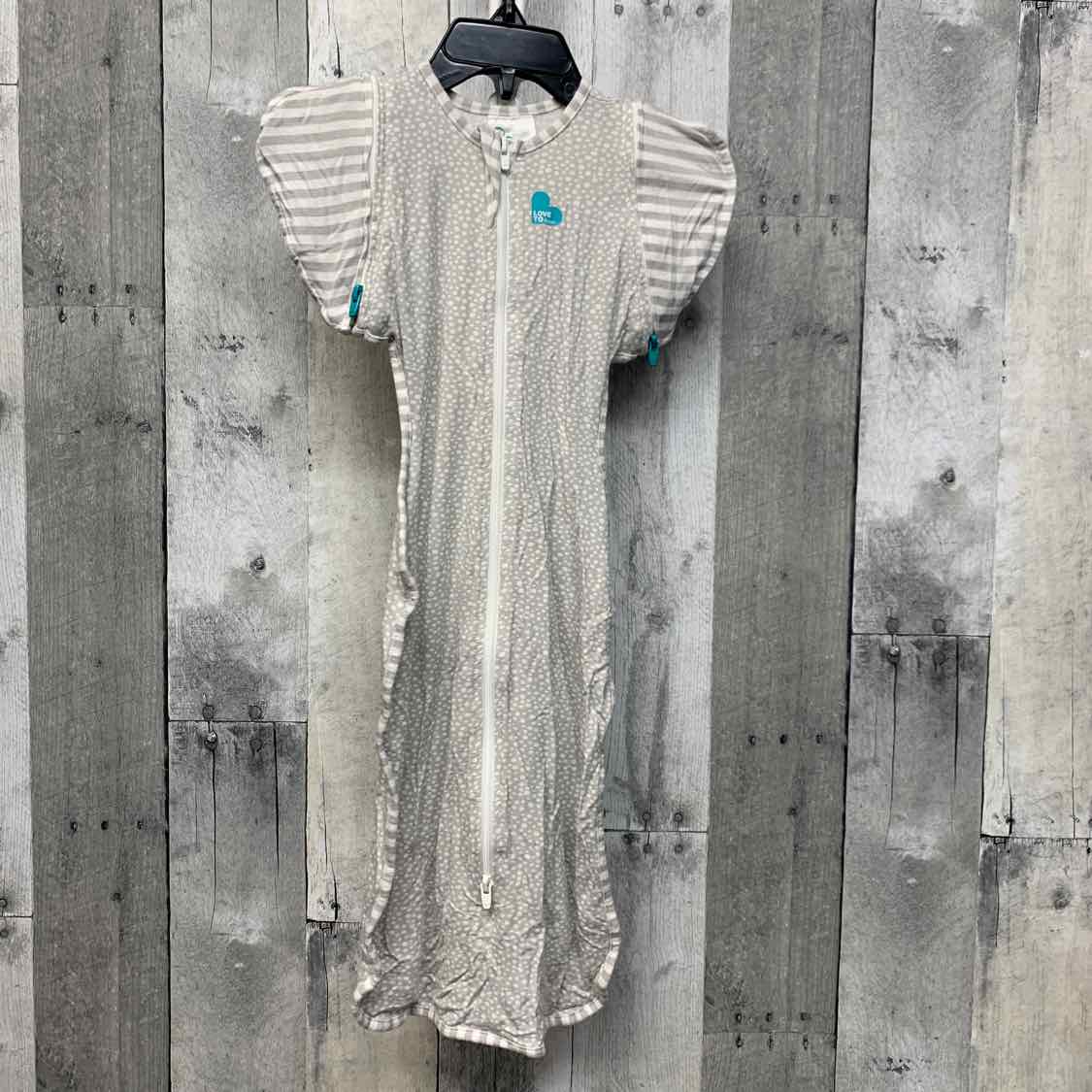 Size Medium Gray/White Swaddle Me Sleep Sack
