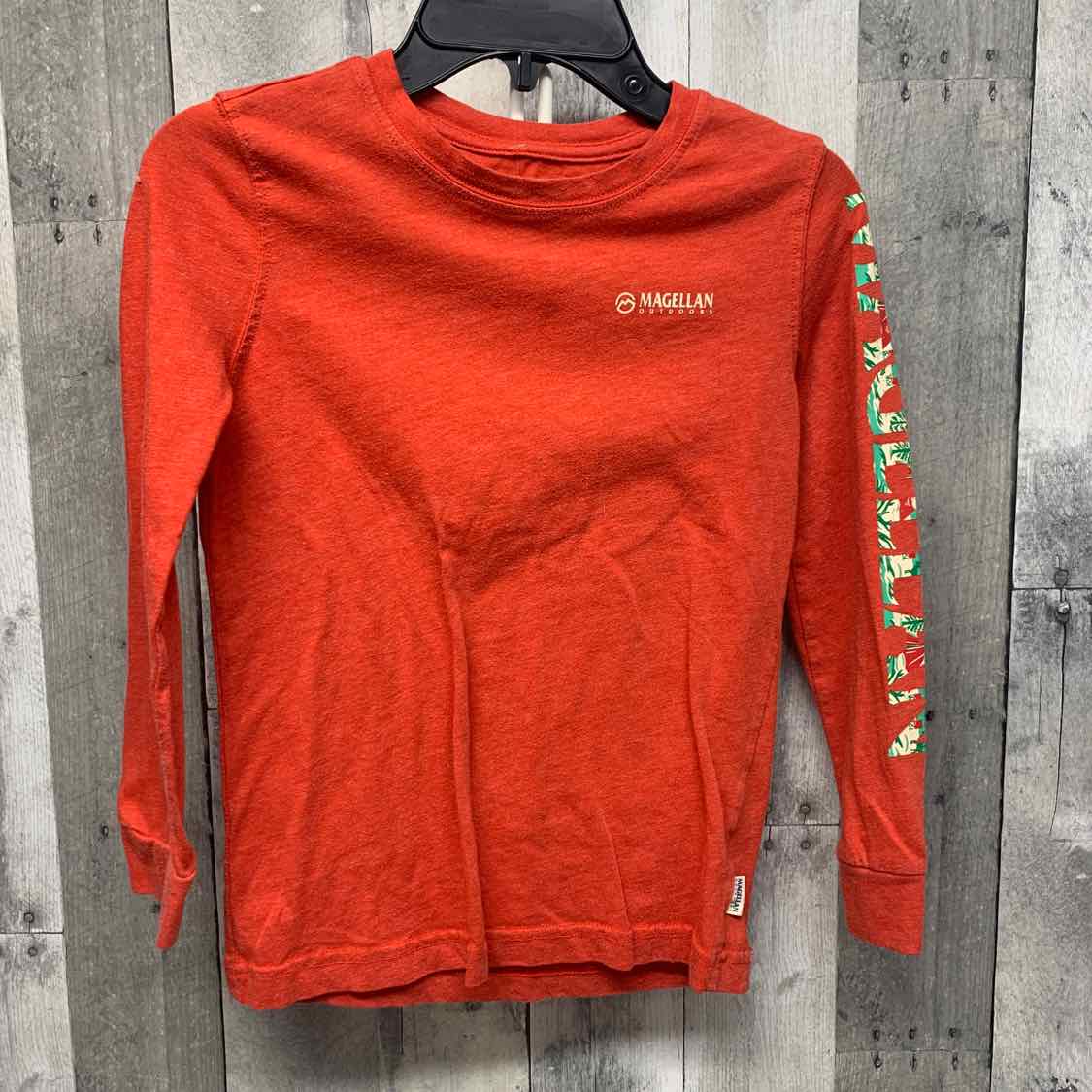Size 8 Red Graphic Magellan Outdoors Long Sleeve Shirt