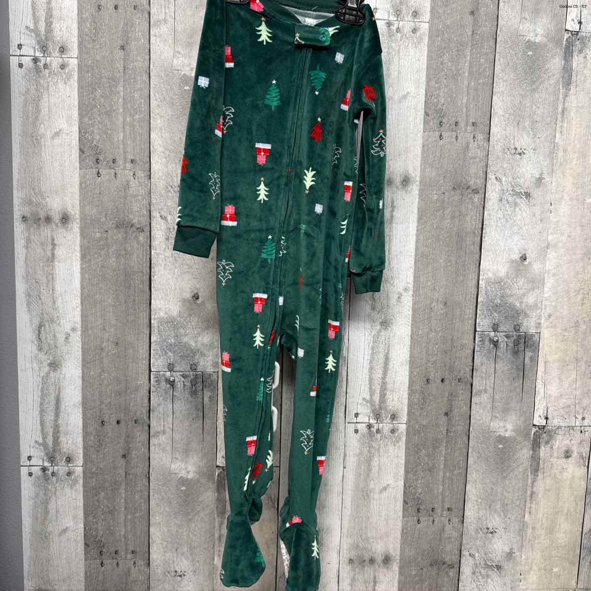 Size 24 Months Green Print Carter's Footy PJs