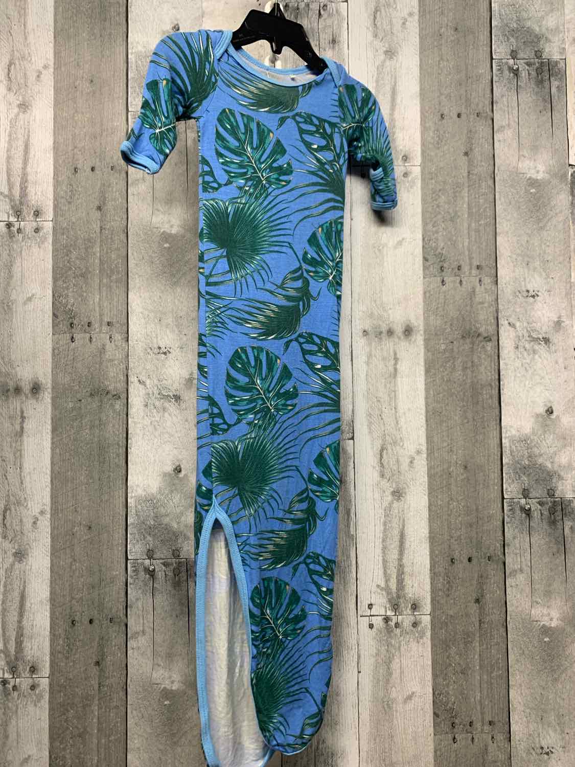 Size 0-3 Months Blue Print Bamboo Layette