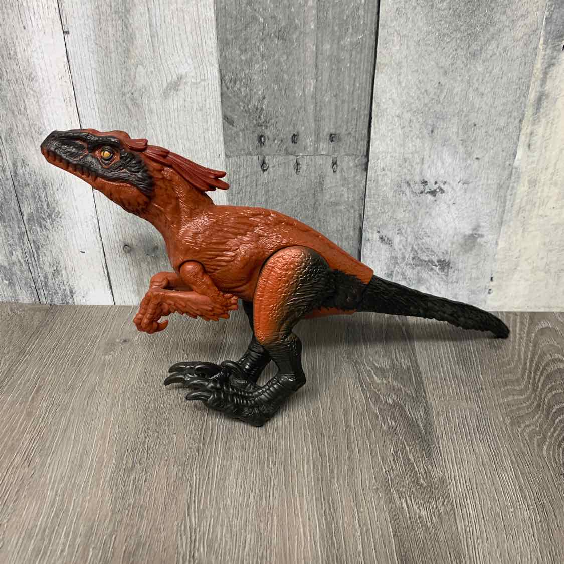 Jurassic Park Red/Gray Dino