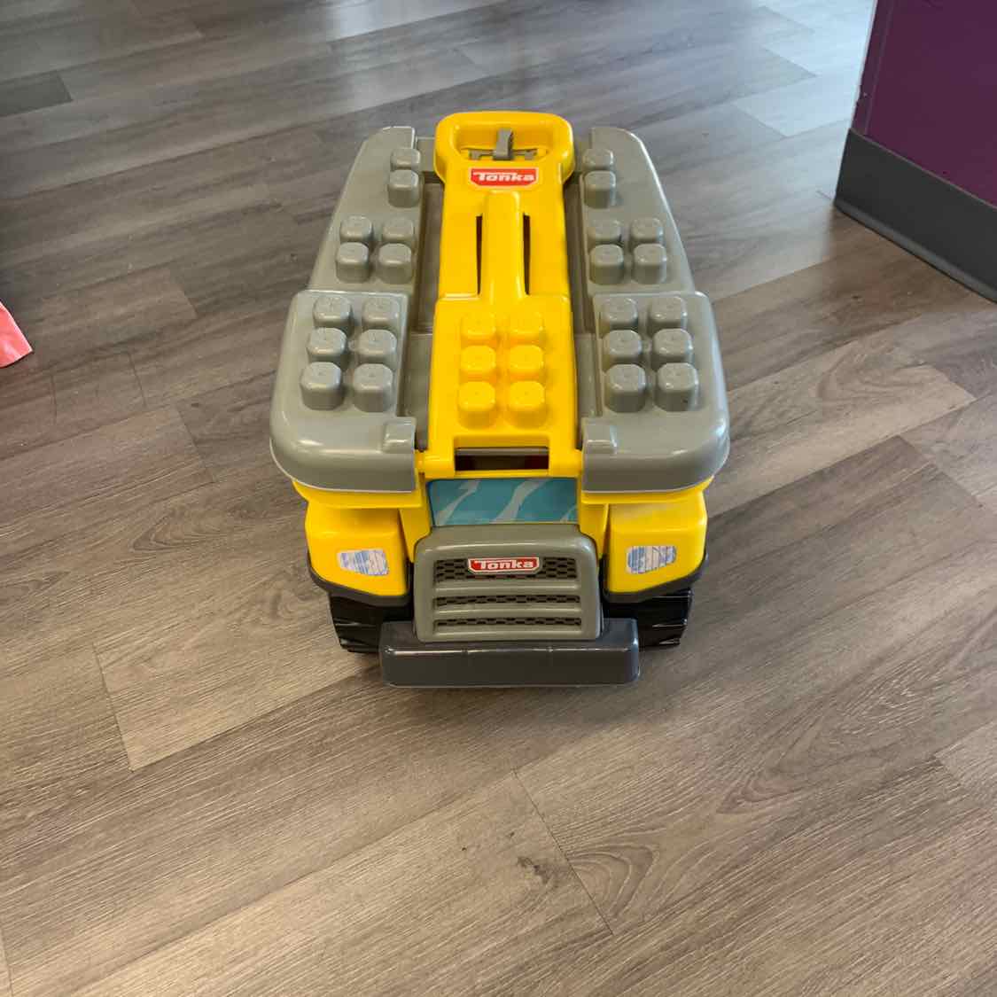 MegaBloks Yellow/Gray Building Set