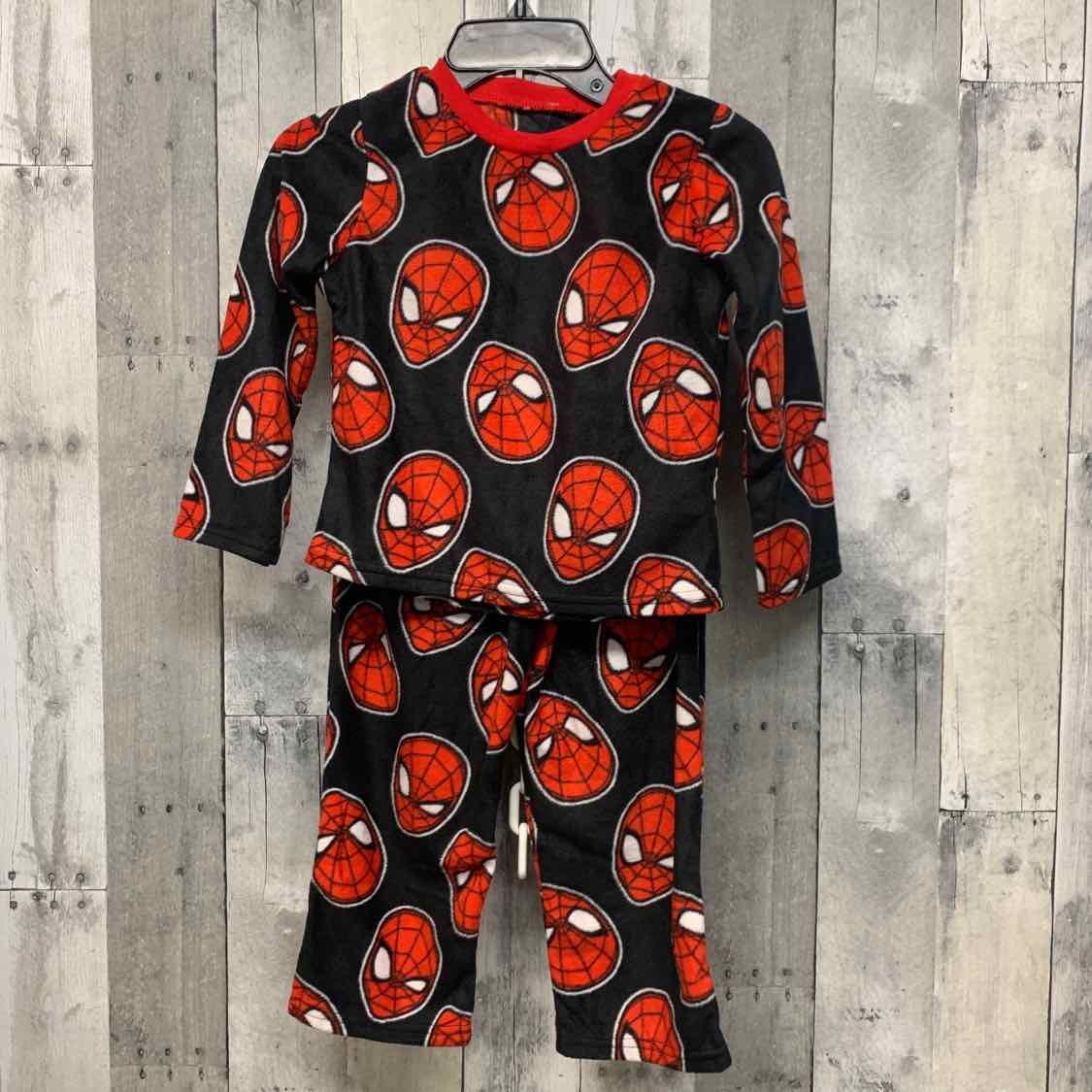 Size 5T Black/Red Marvel 2pc PJs