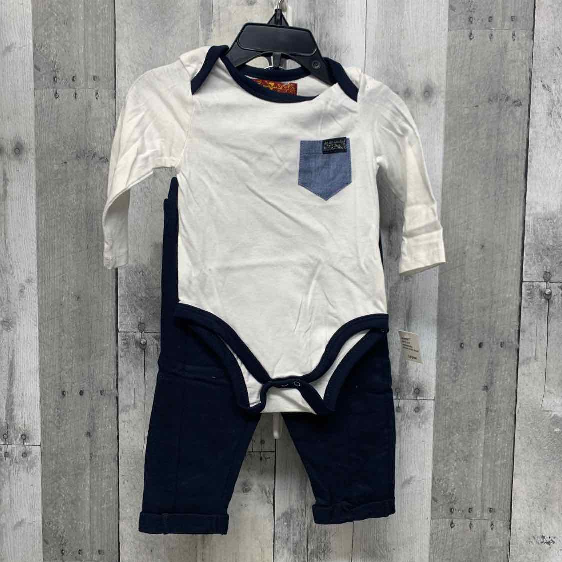 Size 3-6 Months White/Navy 7 for all Mankind Shirt/Pants