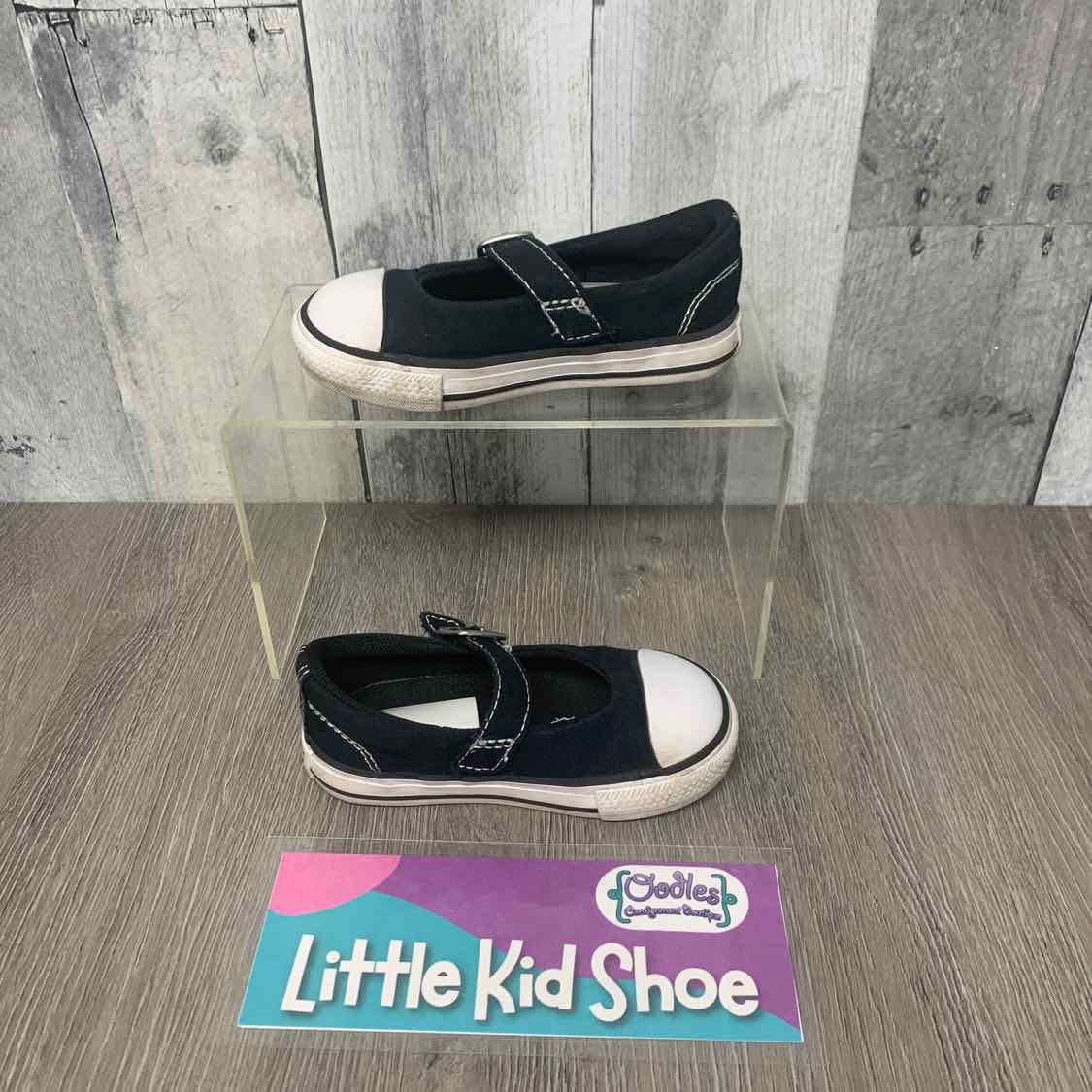 Size 5 Black Converse Sneakers - OodlesCB