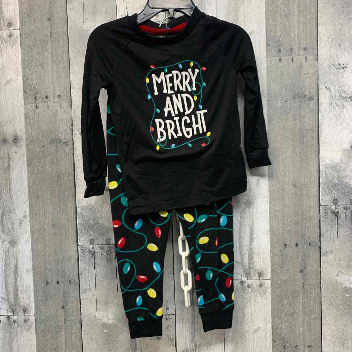 Size 2T Black Graphic Holiday Brands 2pc PJs