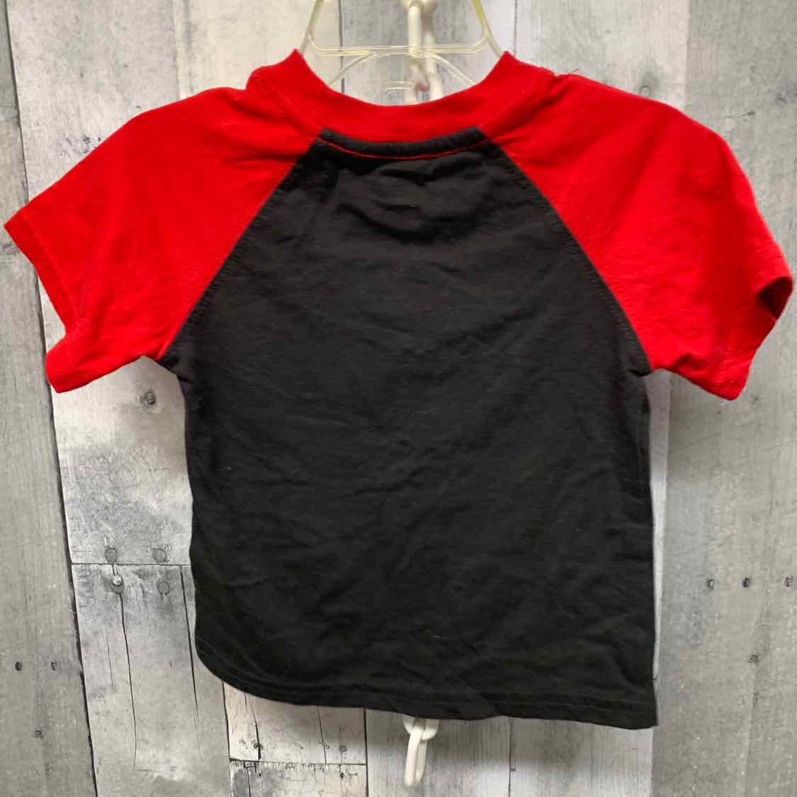 Size 2T Black/Red Holiday Brands T Shirt