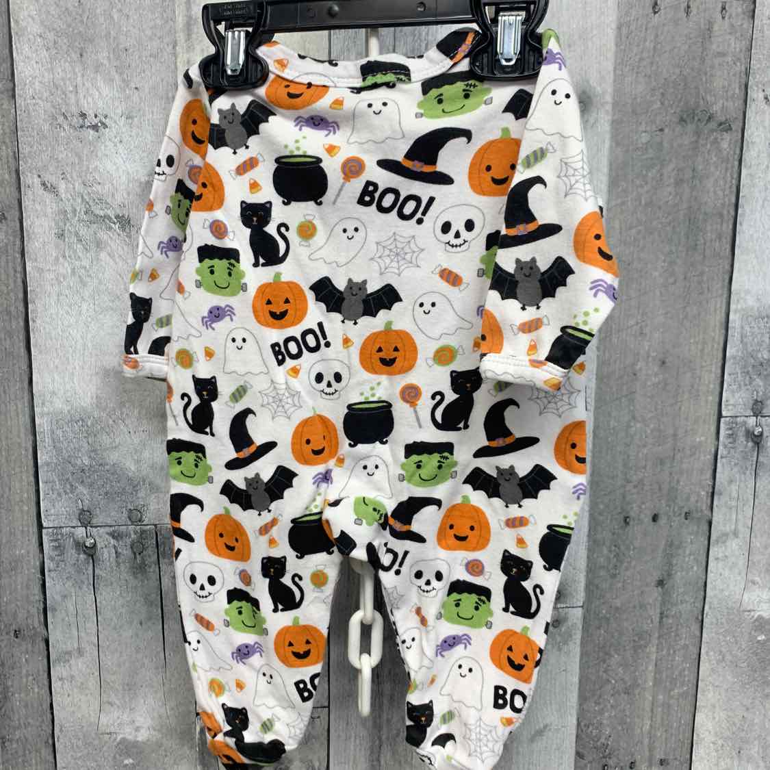 Size 3-6 Months White/Black B Brand Footy PJs