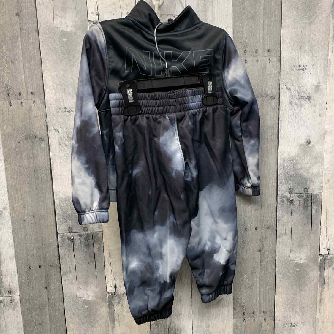 Size 2T Gray Print Sport Brand Jacket/Pants