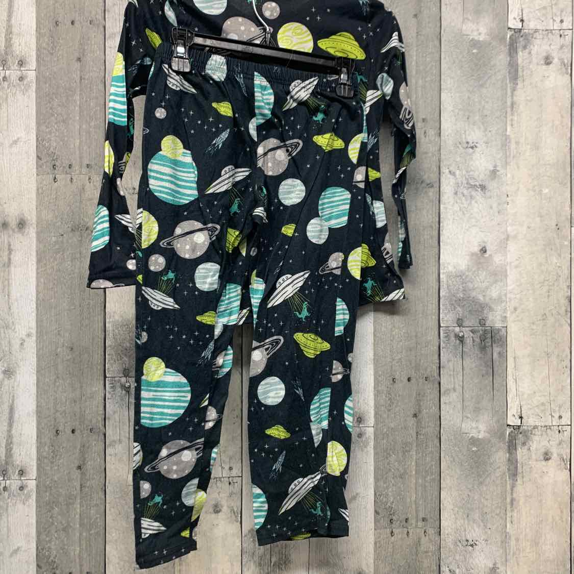 Size 7 Black Print Just One You 2pc PJs