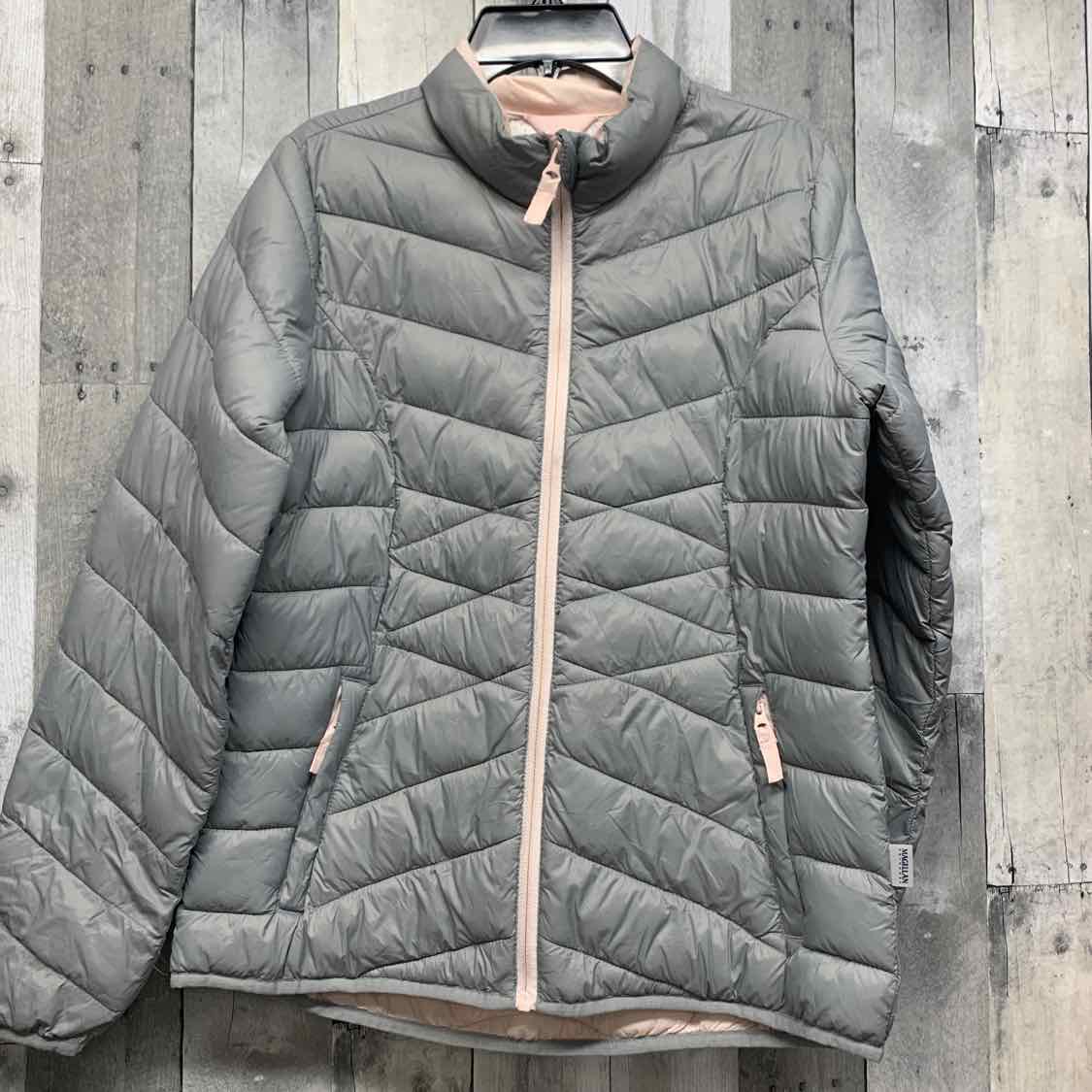 Size Large Gray Magellan Outdoors Heavy Jacket