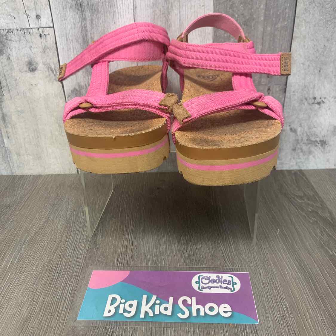 Size 6 Pink Reef Sandals