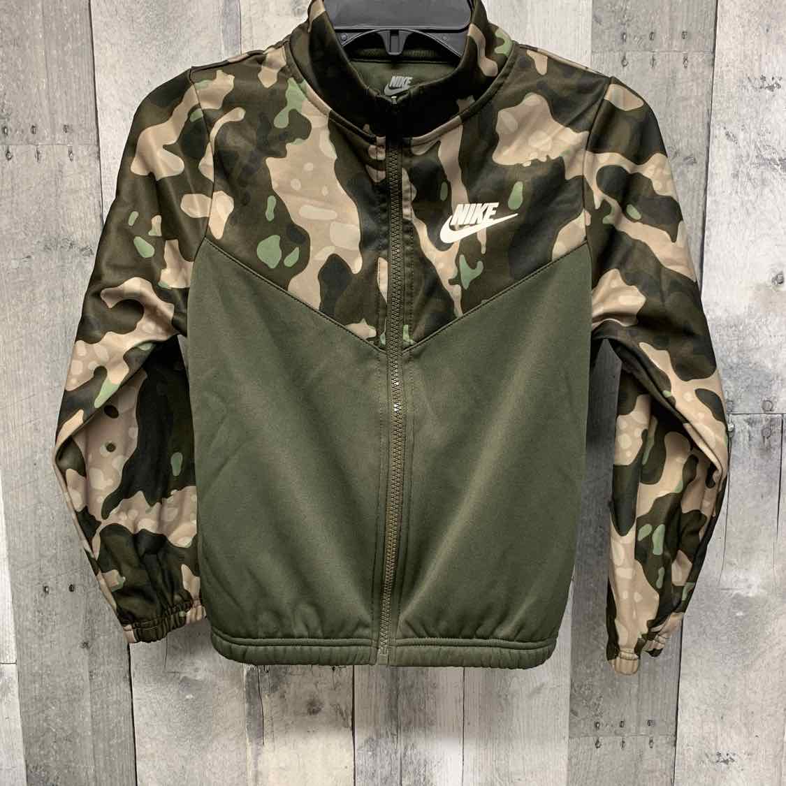 Size 7 Green Camo Sport Brand Light Jacket