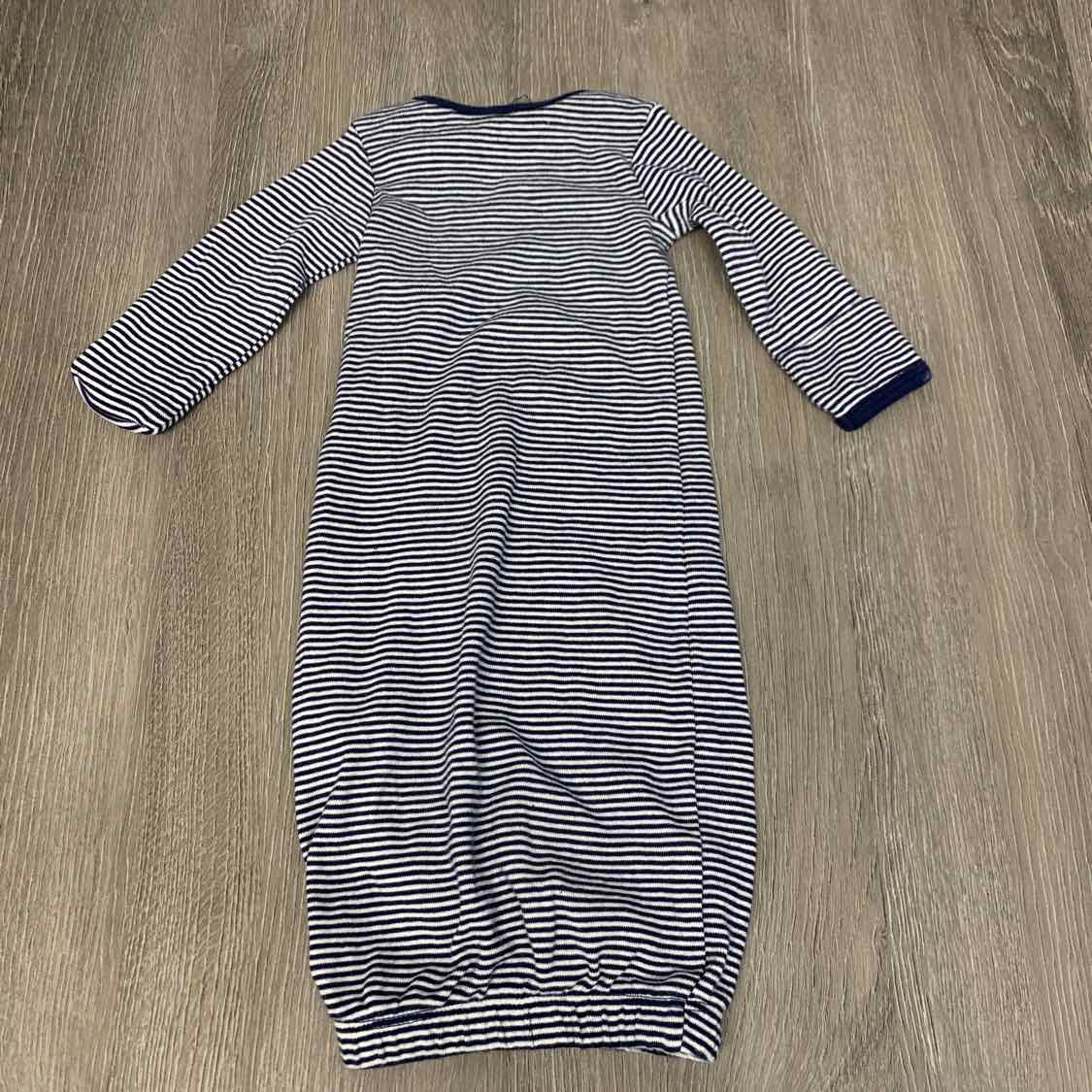 Size Preemie Navy/White Carter's Layette