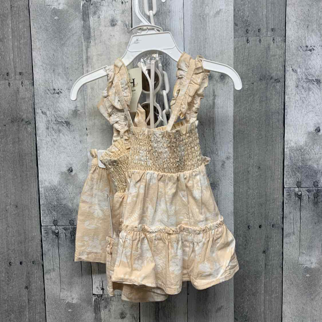 Size 2T Tan/White Name Brand Shirt/Shorts