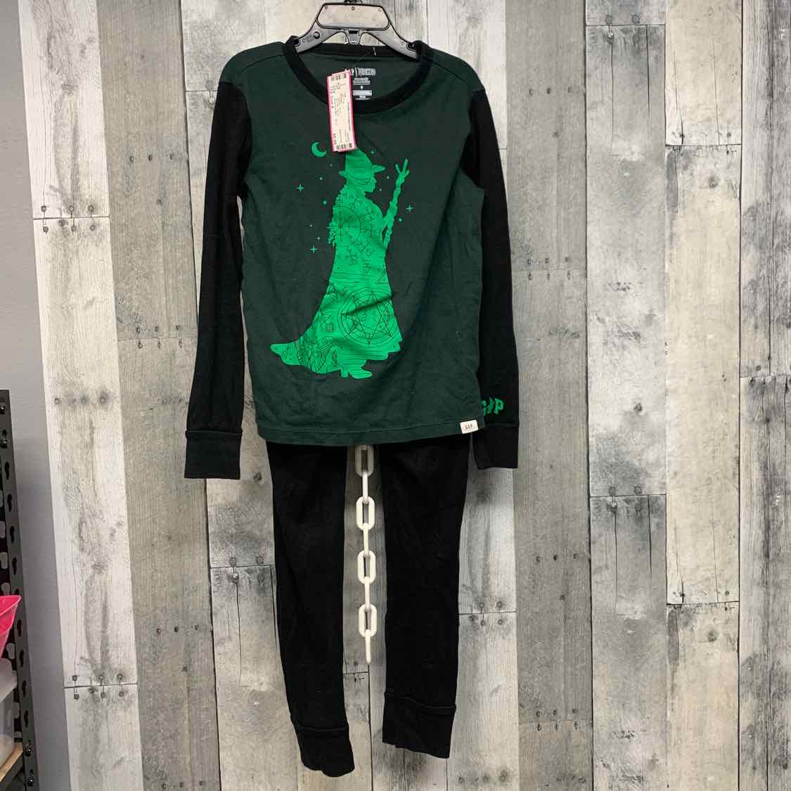 Size 8 Black/Green Gap 2pc PJs