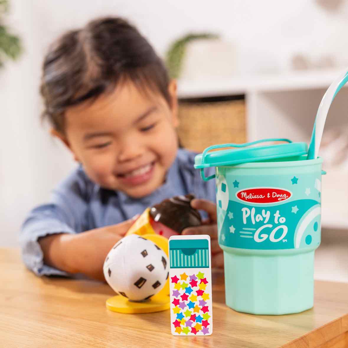 Melissa & Doug Play to Go - Ice Cream Play Set