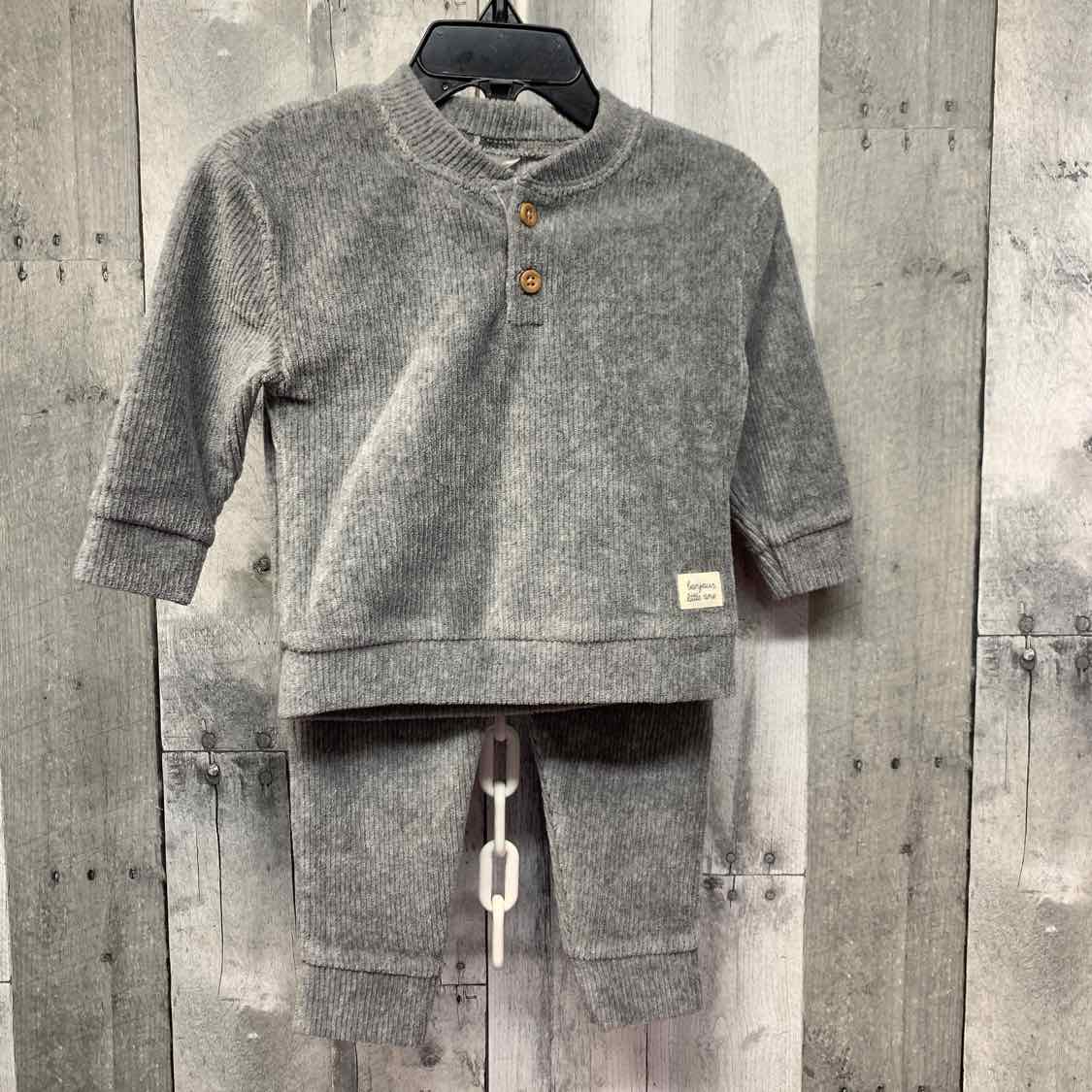 Size 9 Months Gray Carter's Shirt/Pants