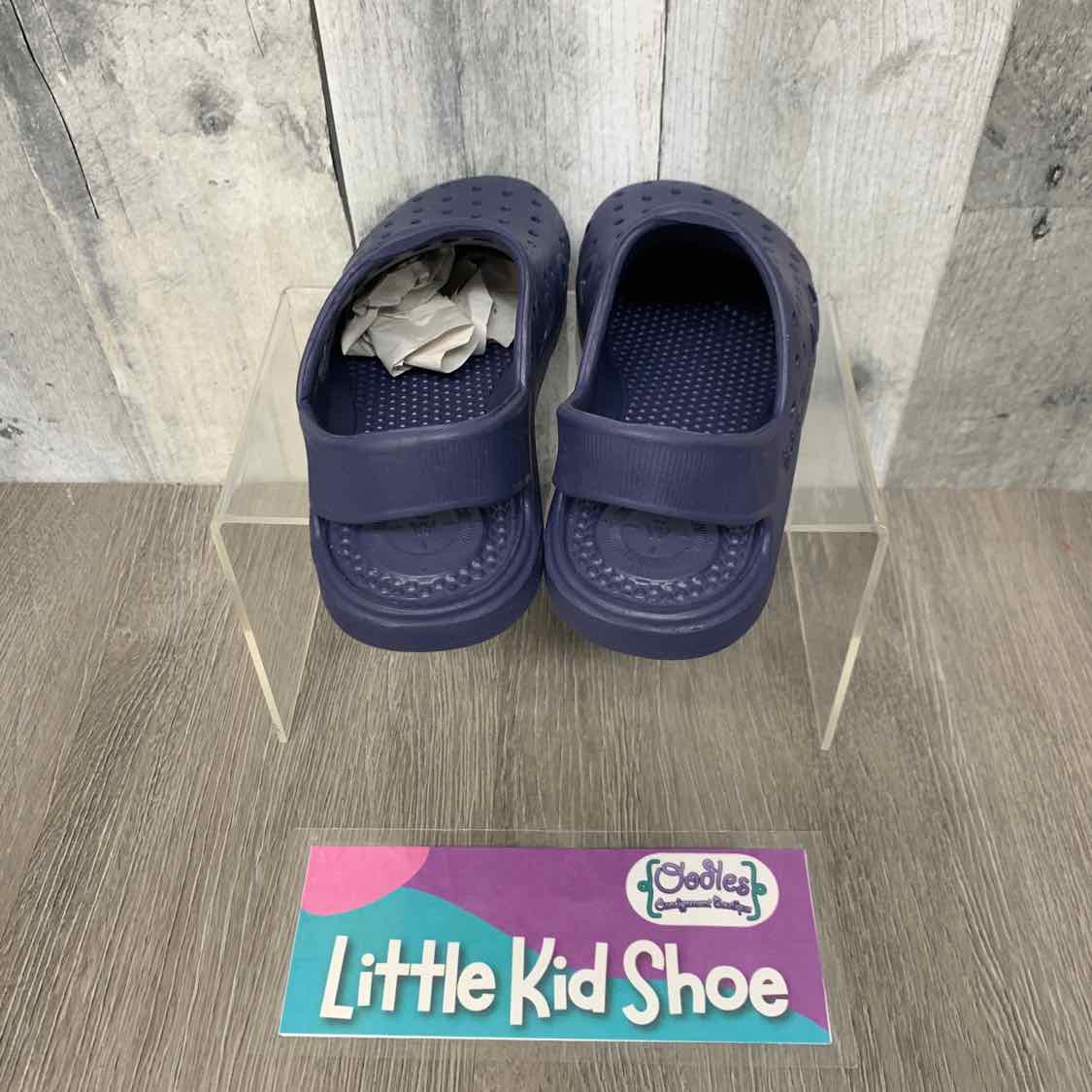 Size 7/8 Navy Totes Water Shoes