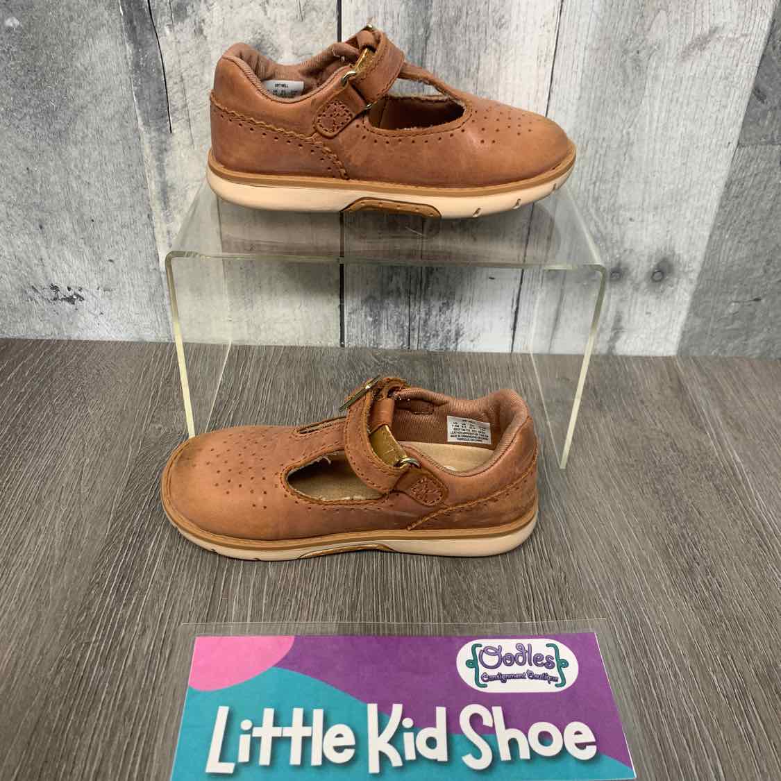 Size 7.5 Brown Stride Rite Sandals - OodlesCB
