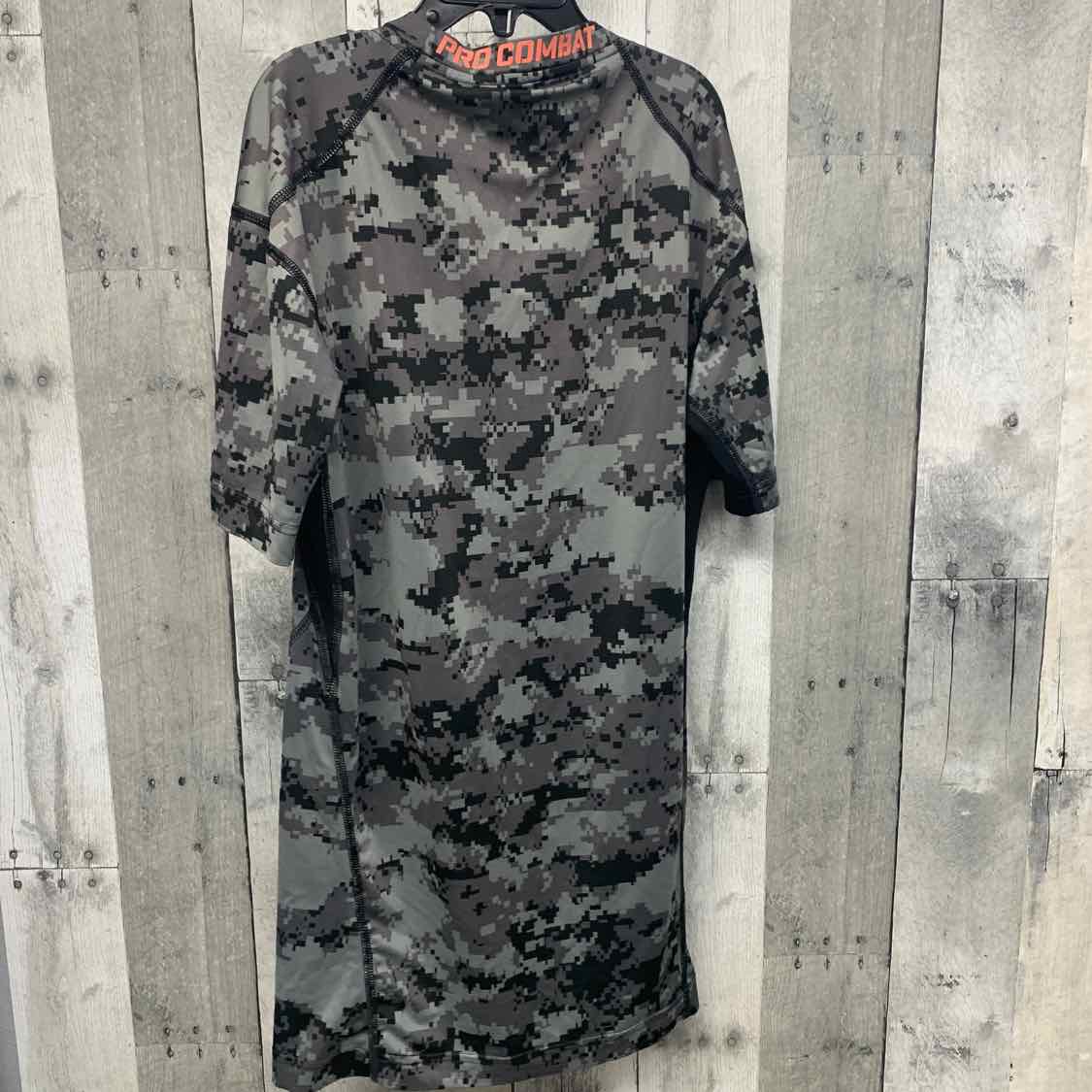 Size Medium Gray Camo Sport Brand T Shirt