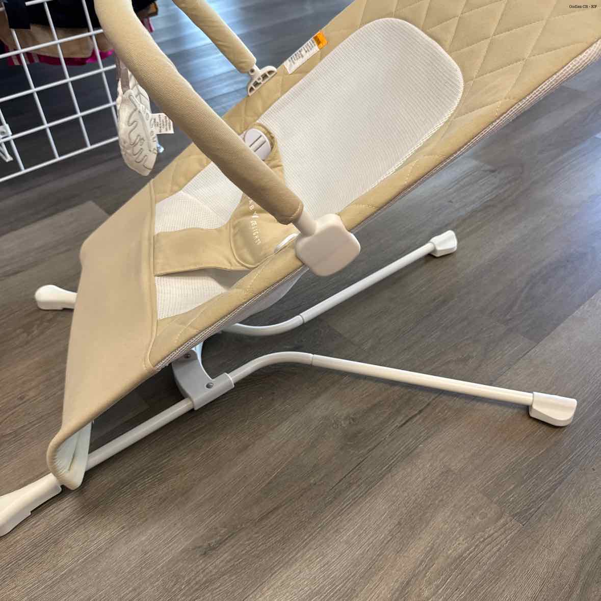 Baby Delight Tan/White Bouncer