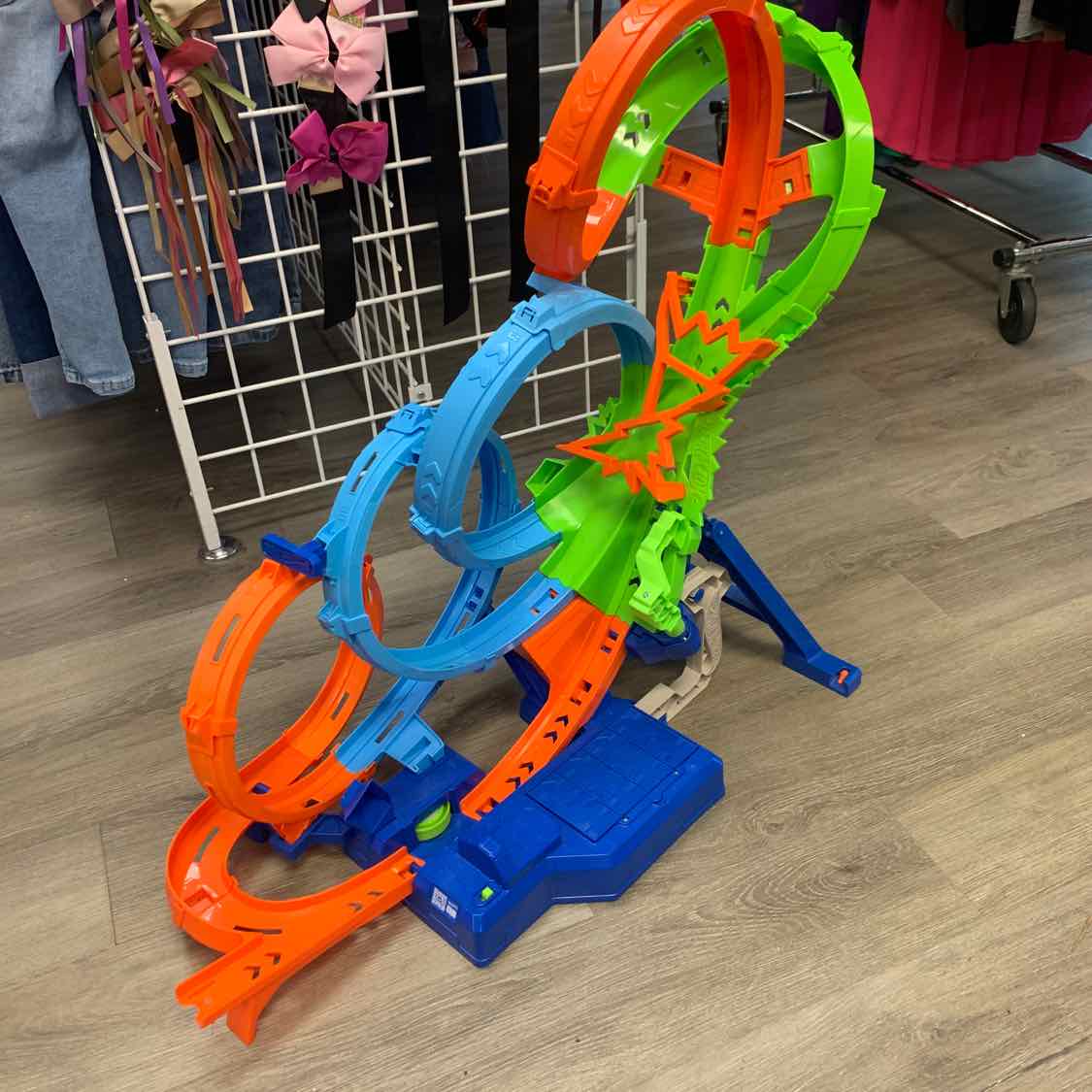 Hot Wheels Blue/Orange Race Track
