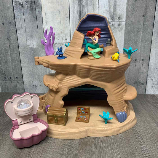 Disney Store Brown Misc Playset