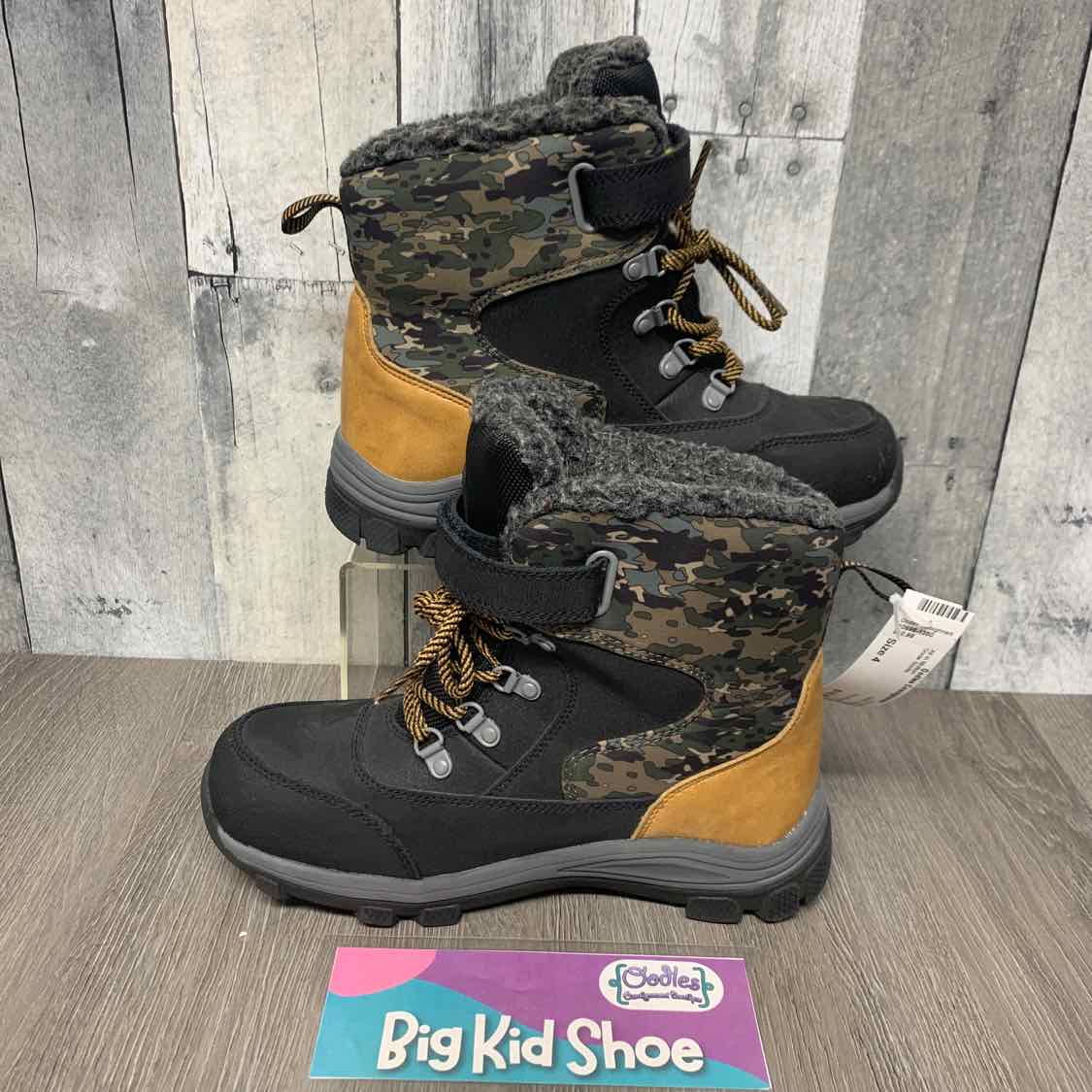 Size 4 Gray/Brown All in Motion Snow Boots