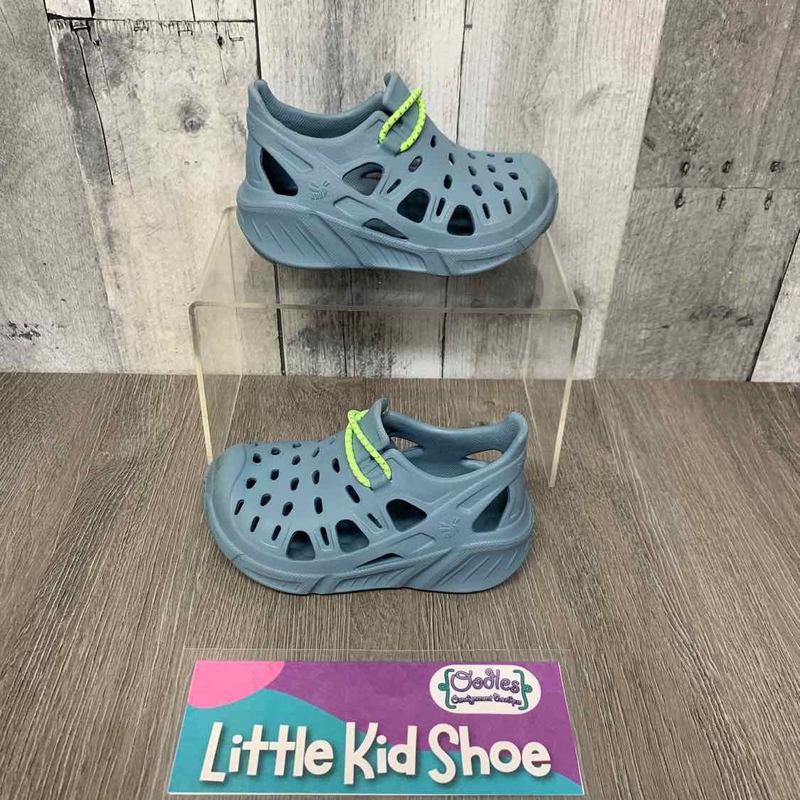 Size 6 Blue B Brand Water Shoes