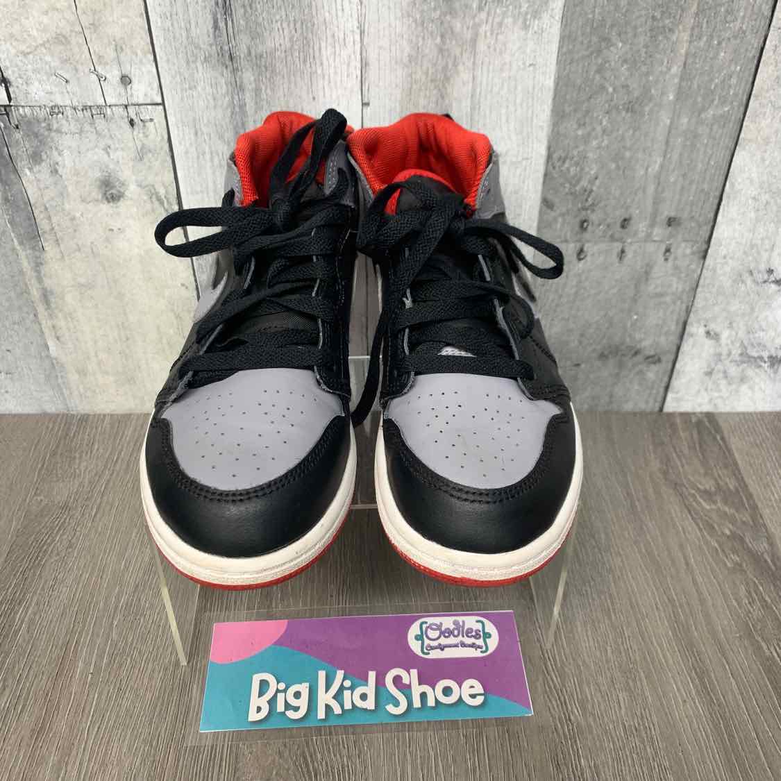 Size 3 Gray/Black Sport Brand Sneakers
