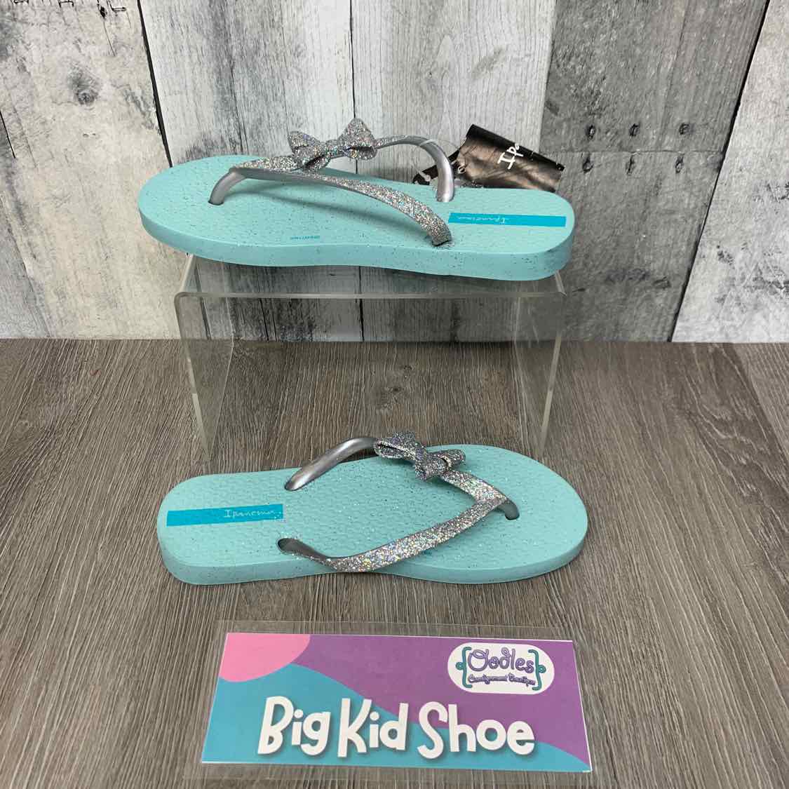 Size 2/3 Teal B Brand Flip Flops