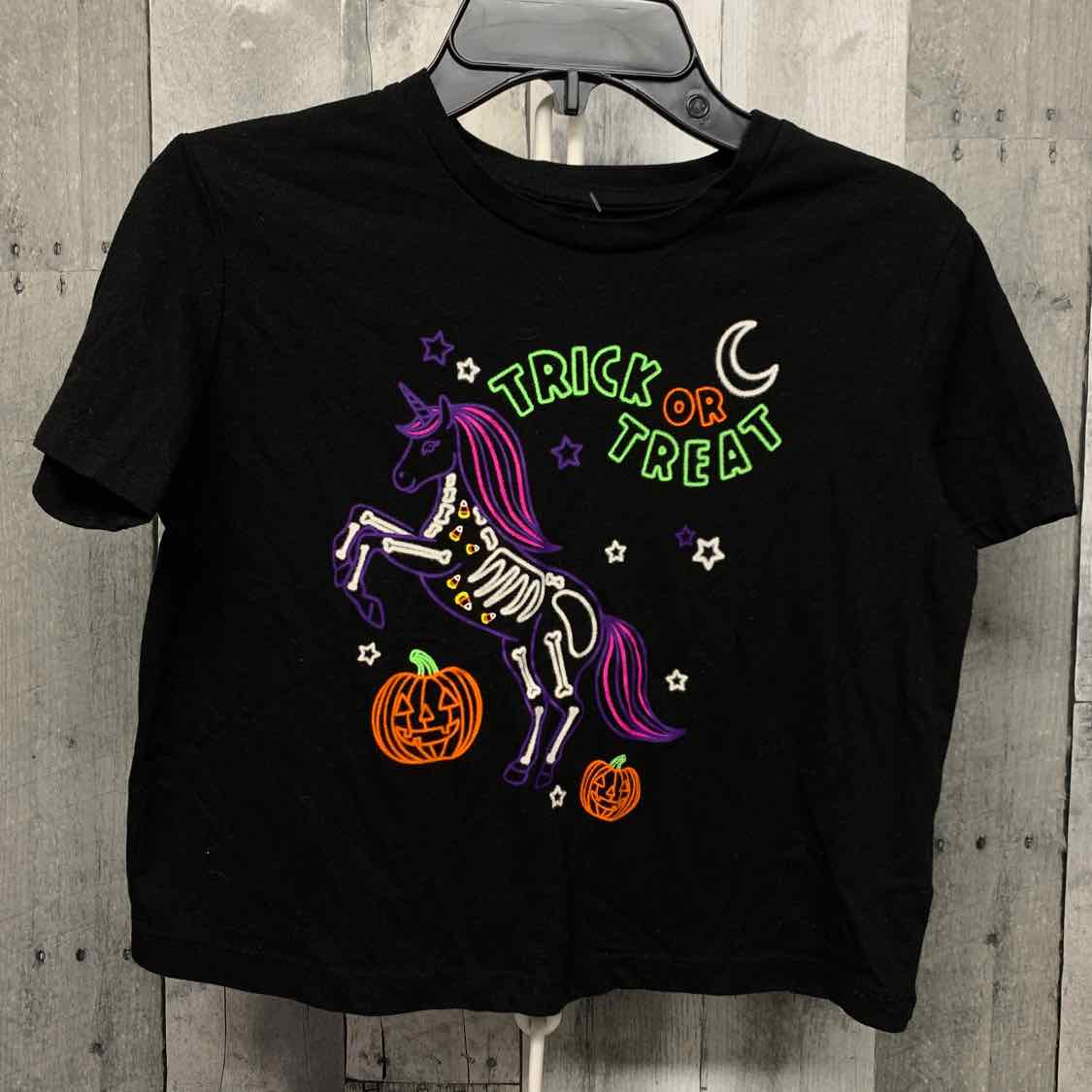 Size 7/8 Black Graphic Holiday Brands Short Sleeve Shirt