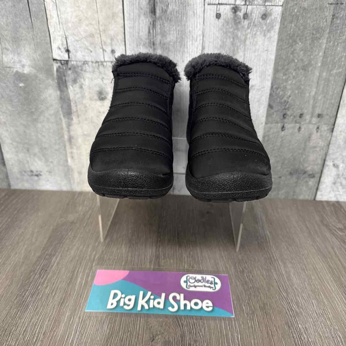 Size 1 Black B Brand Snow Boots