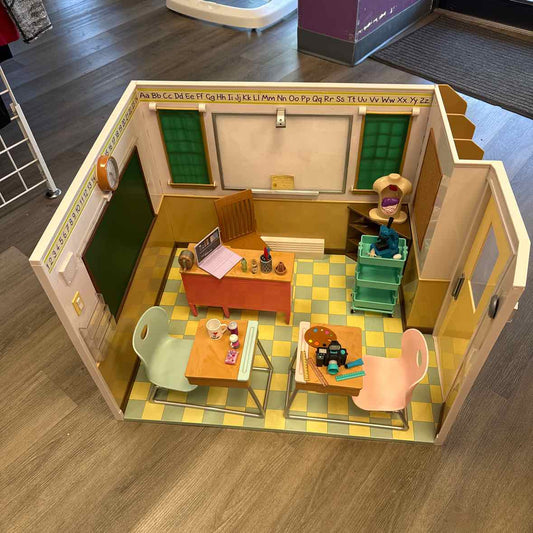 Our Generation Red/Green Doll Playset