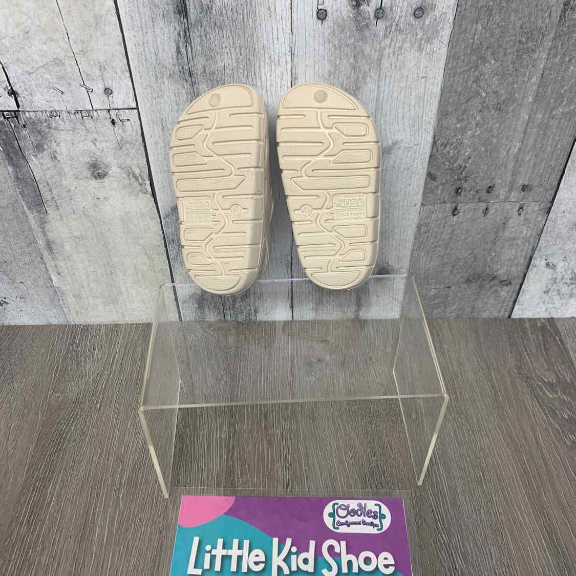 Size 4 Tan Mid Brand Water Shoes