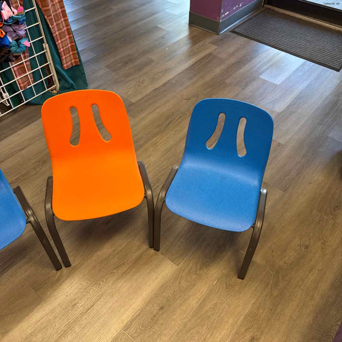 Generic Blue/Orange Chair