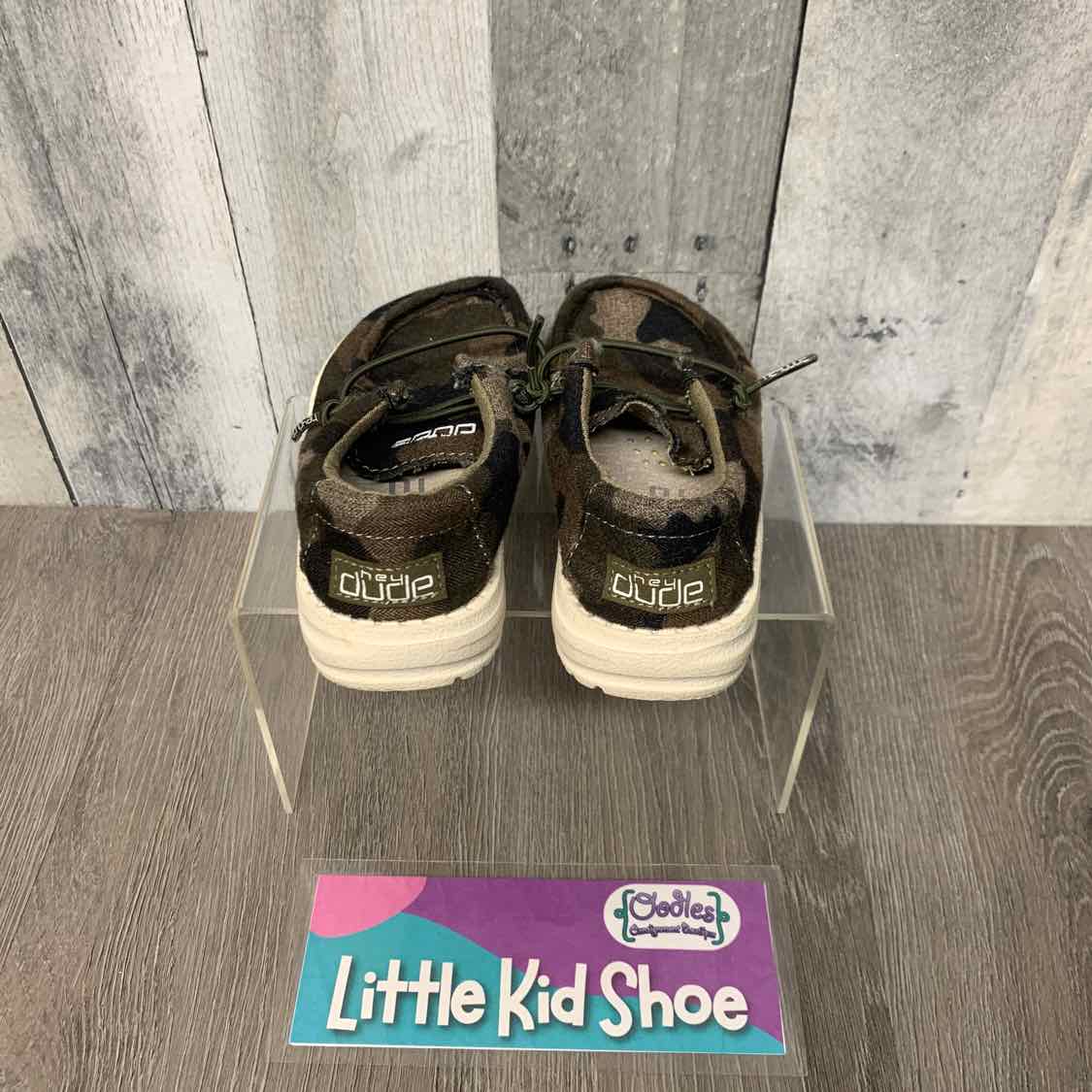 Size 8 Green Camo Hey Dude Loafers