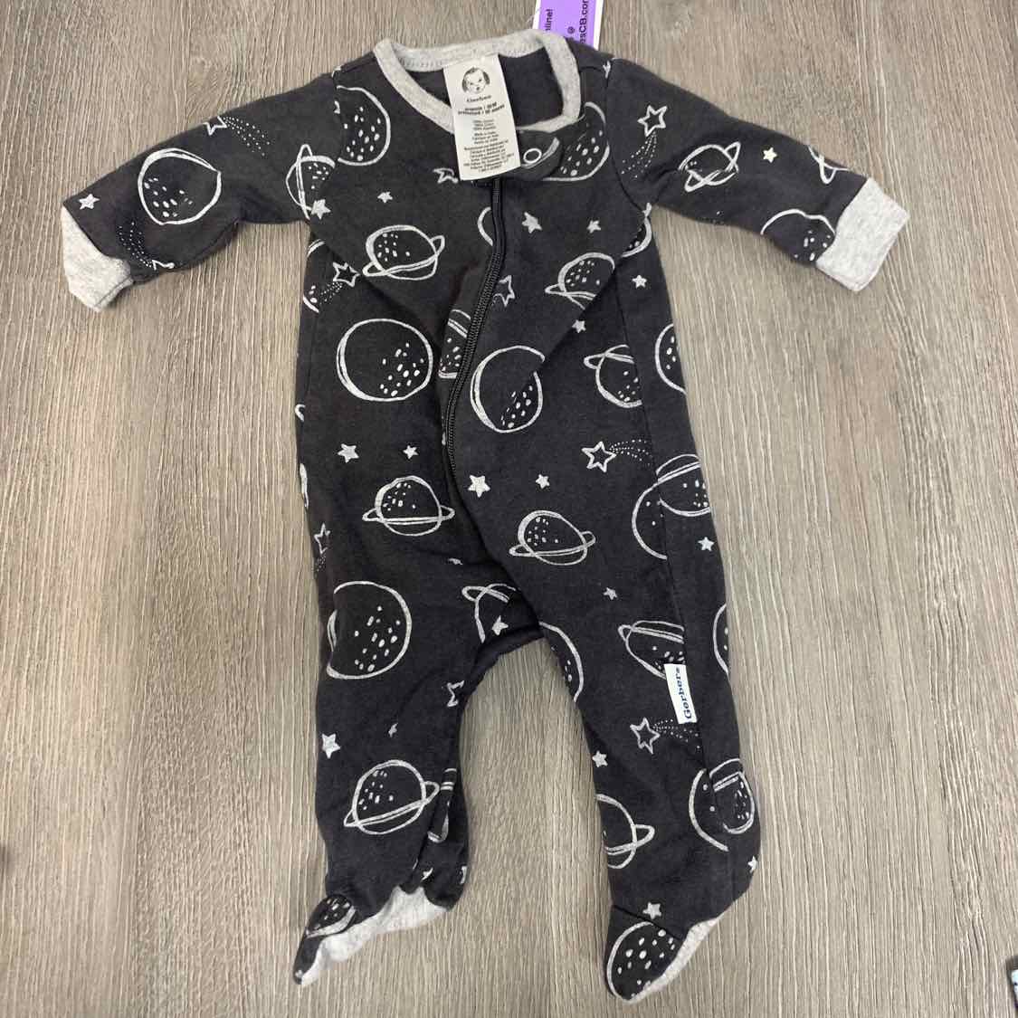 Size Preemie Gray Print Gerber Footy PJs