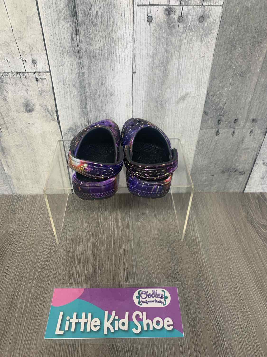 Size 5 Black Graphic Crocs Water Shoes