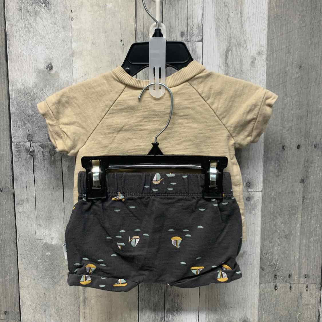 Size 0-3 Months Tan/Gray Gerber Shirt/Shorts