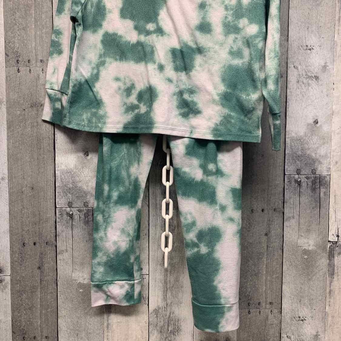 Size 7/8 Green/White Justice 2pc PJs