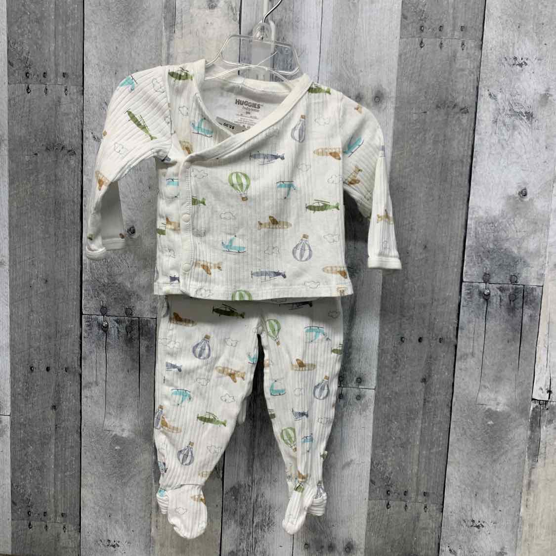 Size 6 Months White Graphic B Brand Shirt/Pants